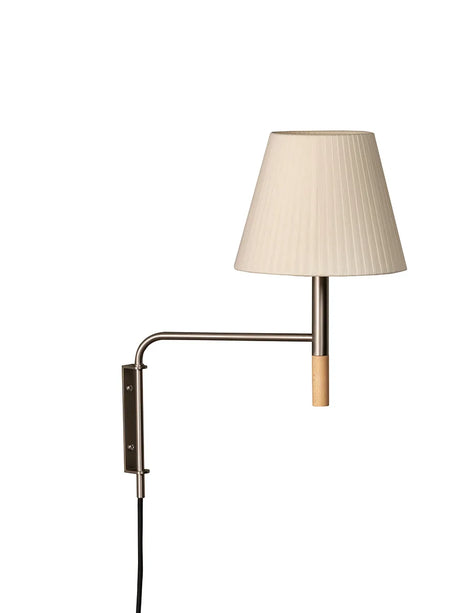 BC1 Vägglampa från Santa and Cole - Stitched beige parchment - Jacobsen Plus