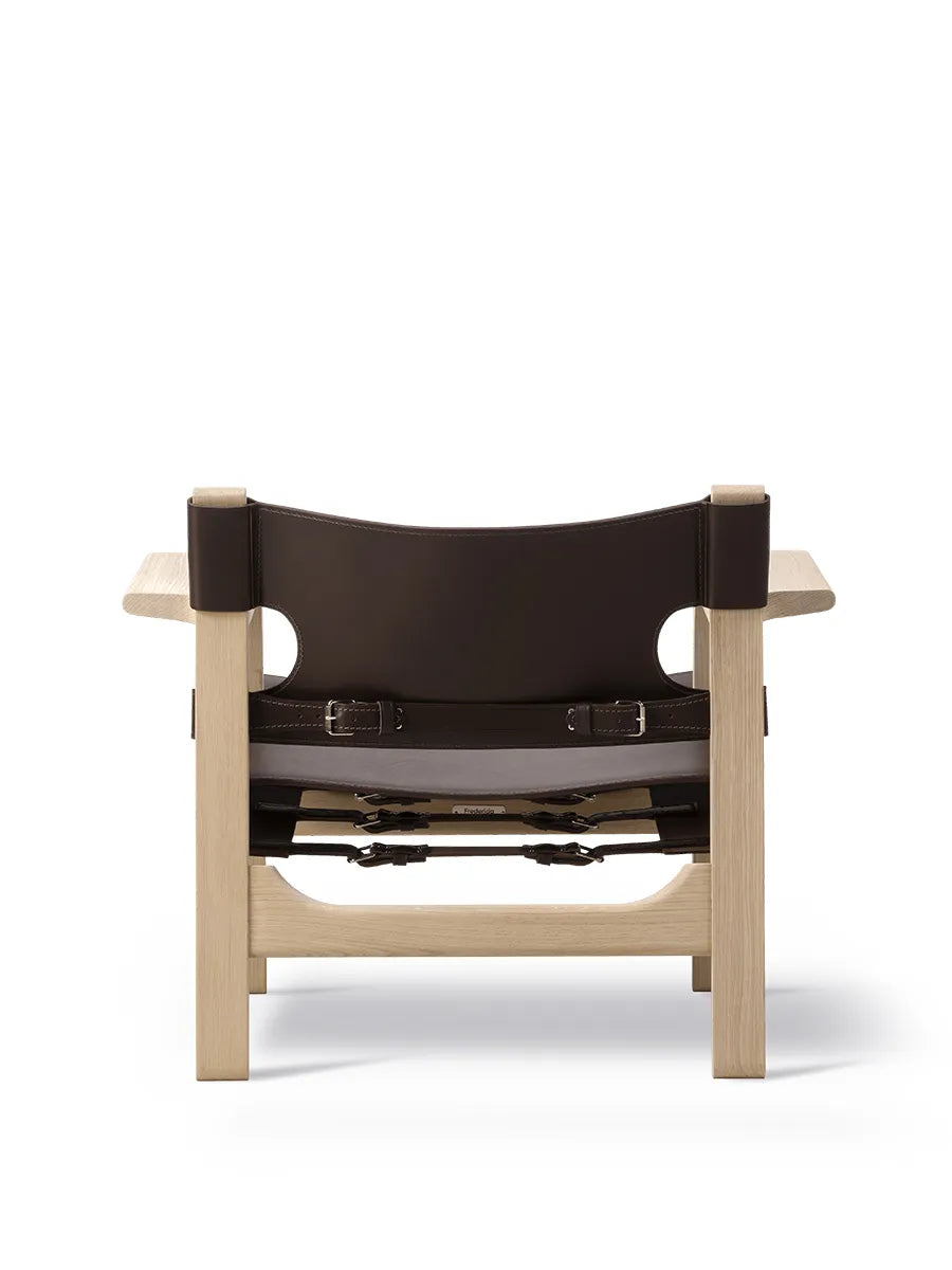 The Spanish Chair i mörkbrunt läder, ek såpa av Børge Mogensen