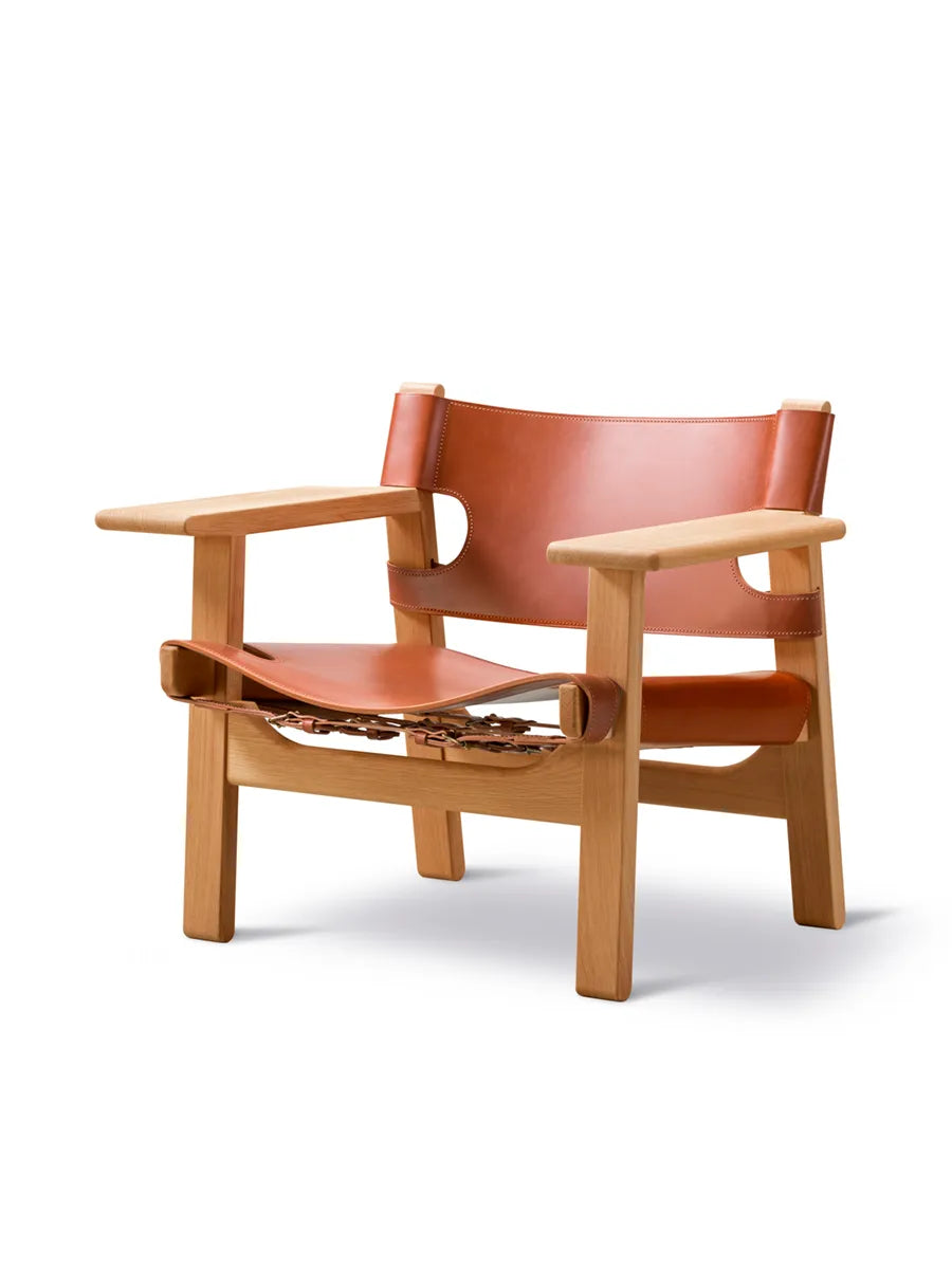 The Spanish Chair i cognacsläder, oljad ek av Børge Mogensen