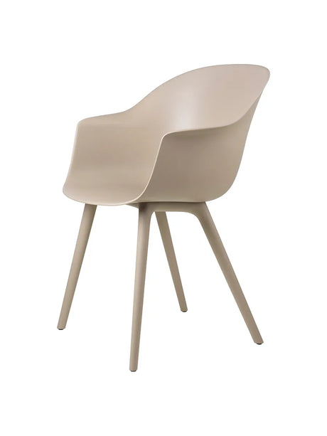 Bat Outdoor Matstol från GUBI - Jacobsen Plus