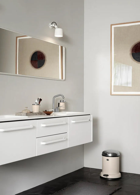 Tvålpump för vägg, Holger's Beige från Vipp - 2 - Jacobsen Plus