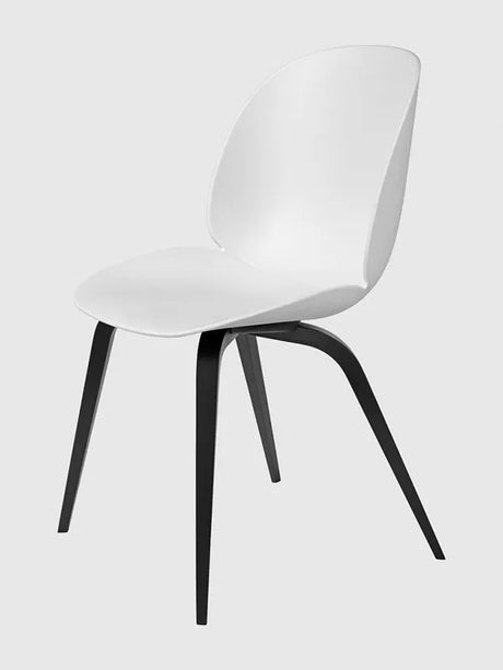 Beetle Stol, stoppad från GUBI - Black shell / Conic base / Black base - Jacobsen Plus