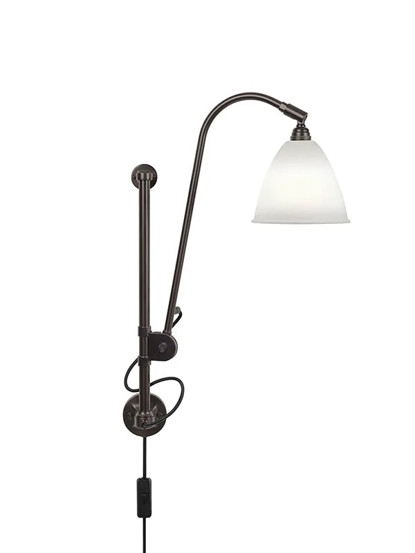 Bestlite BL5 Vägglampa från GUBI - Porslin - Black Brass - Jacobsen Plus