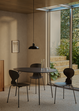 FH3603 Äggbordet, Special Edition i svart ask, svart stativ av Arne Jacobsen - 2 - Jacobsen Plus