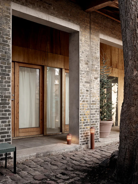 Bysted Garden Corten, Hög från Louis Poulsen - Pullertmast med fodpanel u-adaptor / LED 2700K - Jacobsen Plus