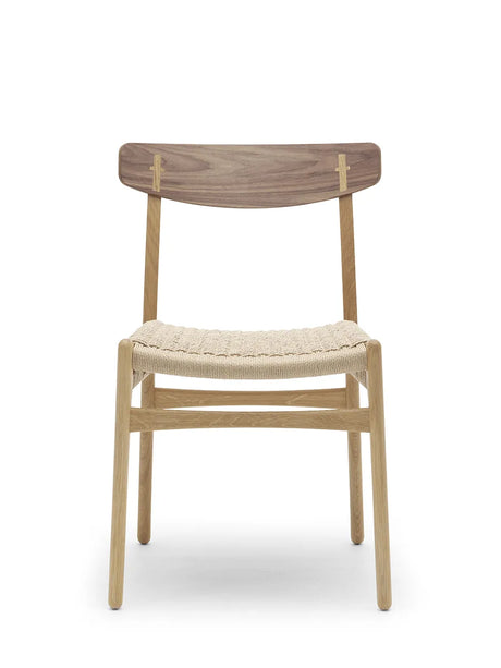 CH23 Matstol, ek/valnötsolja av Hans J. Wegner - Jacobsen Plus