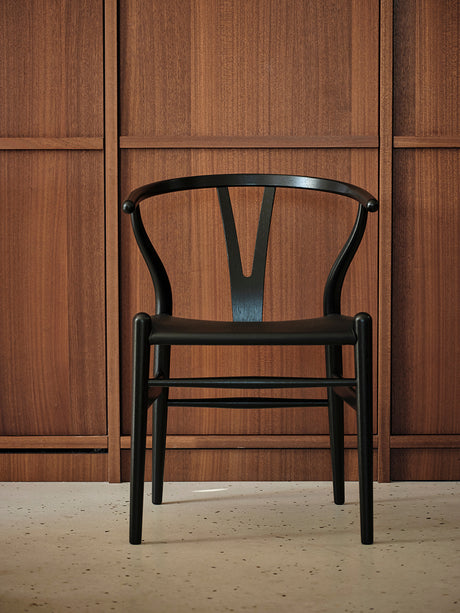 Y-stol CH24P, Svart ek med Thor 301 läder av Hans J. Wegner - 4 - Jacobsen Plus