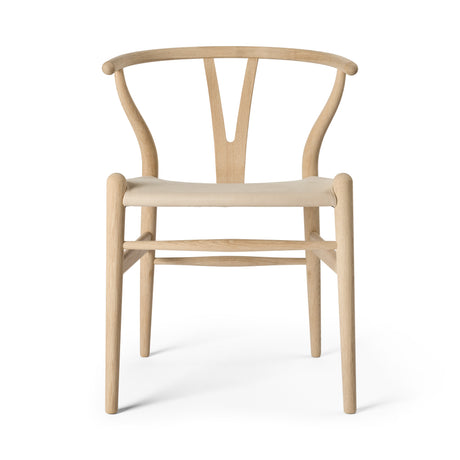 Y-stol CH24P, Ek såpa med Terra 20364 läder av Hans J. Wegner - Jacobsen Plus