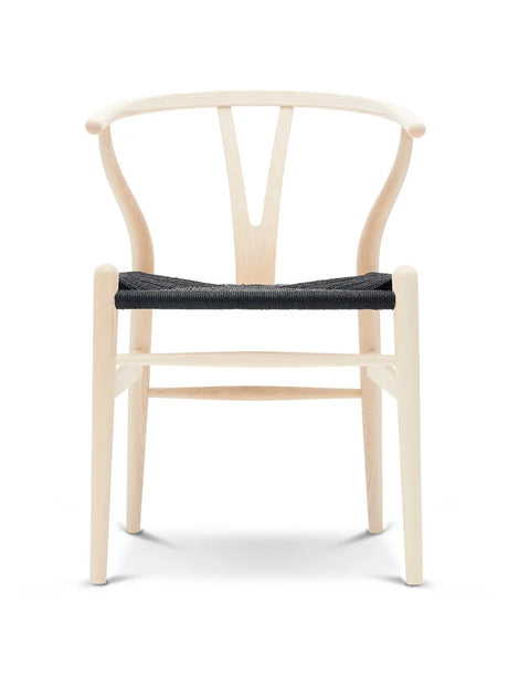 Y-stol CH24, Ask såpa med svart flätning av Hans J. Wegner - 1 - Jacobsen Plus