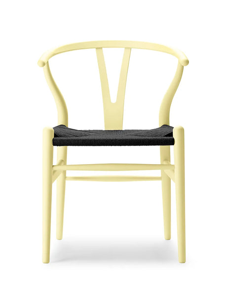 Y-stol CH24 Soft Hollyhock med svart flätning av Hans J. Wegner - Jacobsen Plus