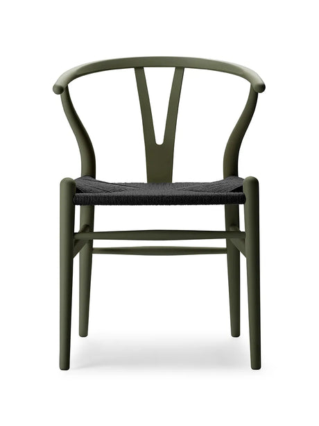 Y-stol CH24 Soft Seaweed med svart flätverk av Hans J. Wegner - Jacobsen Plus