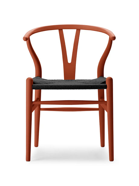 Y-stol CH24 Soft Terrakotta med svart flätning av Hans J. Wegner - Jacobsen Plus