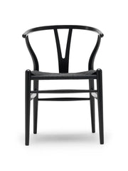 Y-stol CH24, svart ek med svart flätning av Hans J. Wegner