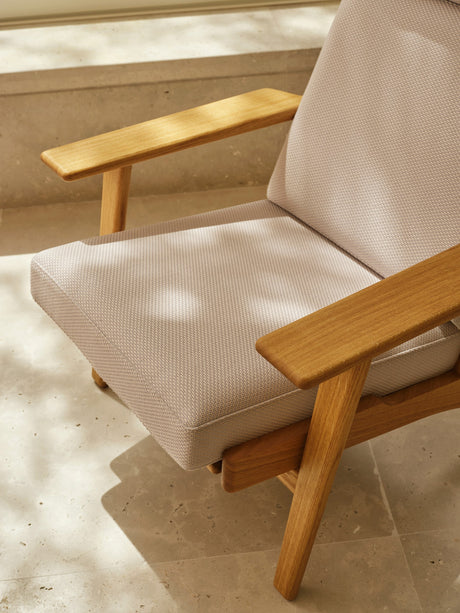 CH291 loungestol av Hans J. Wegner - Oljad eg - Serpentine 0118 - Jacobsen Plus