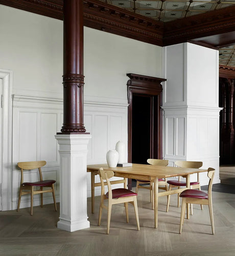 CH30P Matstol av Hans J. Wegner - Ek-stofgruppe 1 / Såpbehandlad - Jacobsen Plus