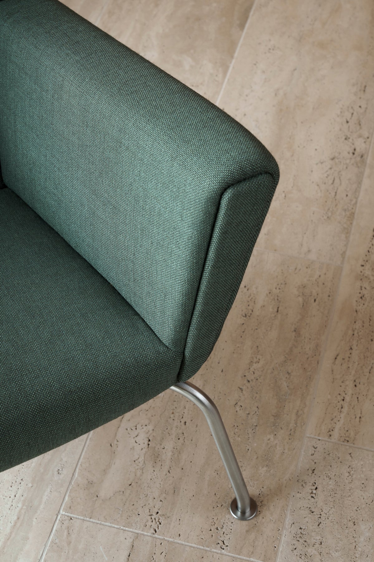 CH445 Wing Chair av Hans J. Wegner - 5 - Jacobsen Plus