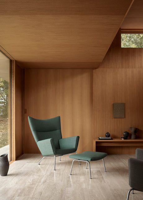 CH445 Wing Chair av Hans J. Wegner - Textil: Mood 2101 - Jacobsen Plus