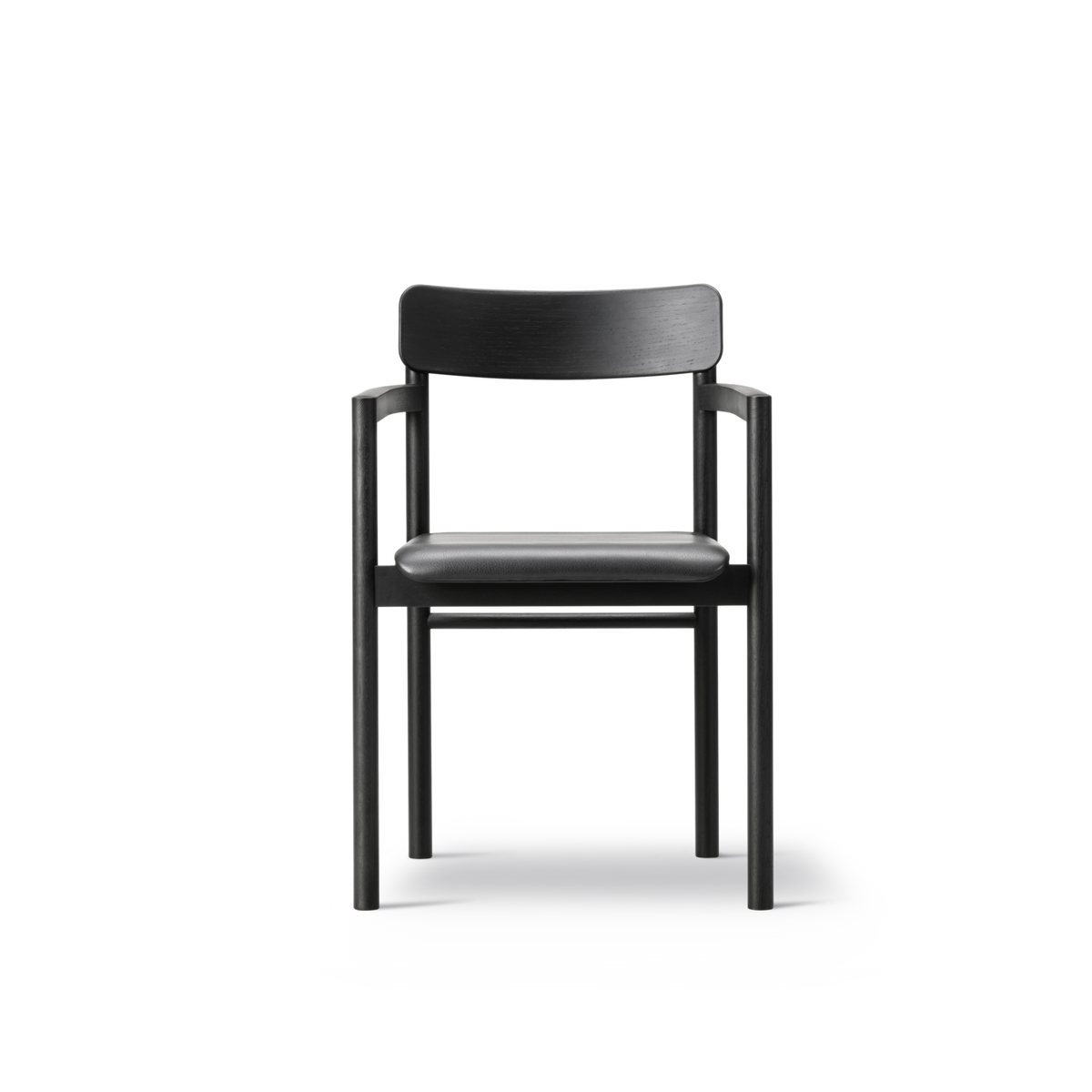 Post Matstol svartlackerad ek, sitsklädd omni 301 svart läder från Fredericia Furniture - 2 - Jacobsen Plus