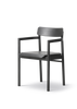 Post Matstol svartlackerad ek, sitsklädd omni 301 svart läder från Fredericia Furniture