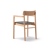Post Matstol ljusoljad ek, sitsklädd i Max 98 svart läder från Fredericia Furniture - 2 - Jacobsen Plus