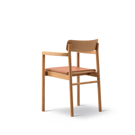 Post Matbordstol oljad ek, sitsklädd i omni 07 cognacsläder från Fredericia Furniture - 3 - Jacobsen Plus