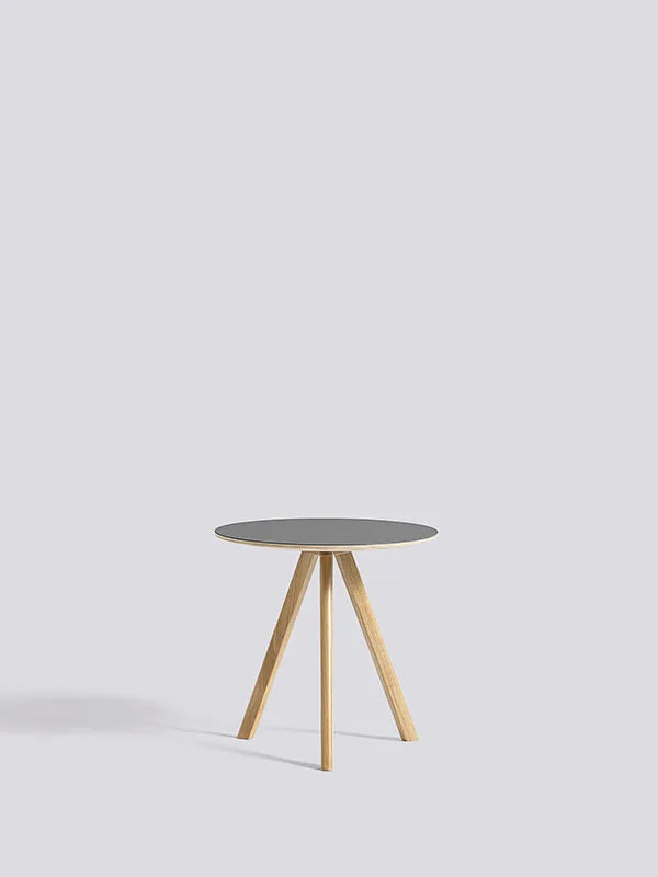 Copenhague CPH20 Soffbord, Ø50 cm från Hay - Lackerad eg / Grå linoleum - Jacobsen Plus