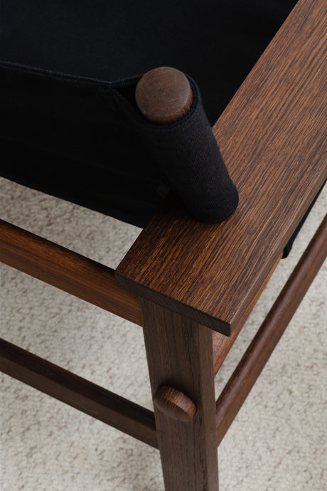 The Canvas Chair, rökt ek svart canvas av Børge Mogensen - 4 - Jacobsen Plus