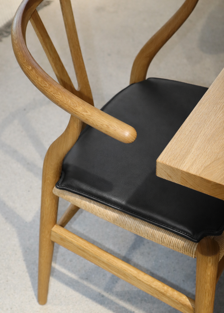 Dyna till Y-stol CH24, svart läder - 2 - Jacobsen Plus