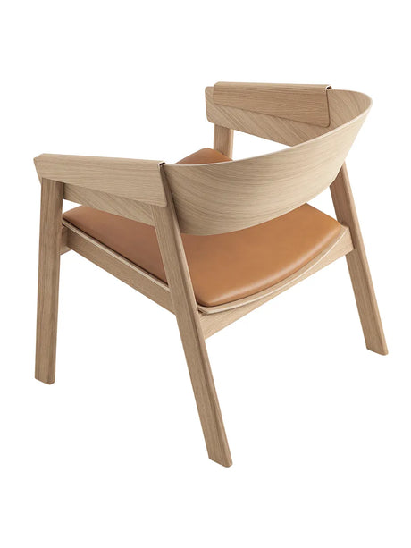 Cover Lounge-fåtölj, ek med konjaksfärgat läder från Muuto - 4 - Jacobsen Plus