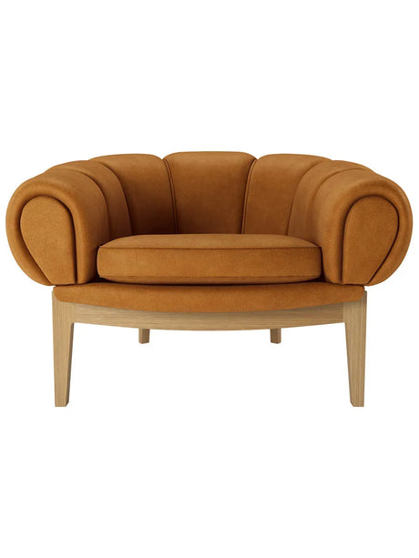 Croissant Lounge Chair, läder från GUBI - Prisgruppe 3 / Massiv olieret egetræ - Jacobsen Plus