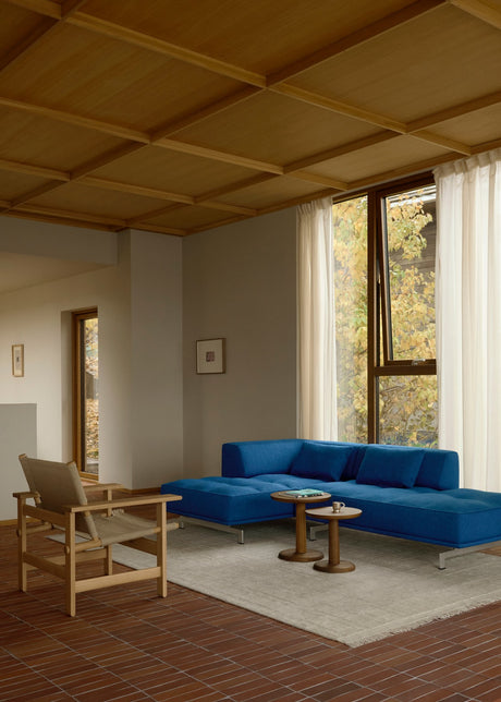 Delphi 450F, 2-sits open end och schäslong från Fredericia Furniture - Keiga 0132 / borstad aluminium - Jacobsen Plus