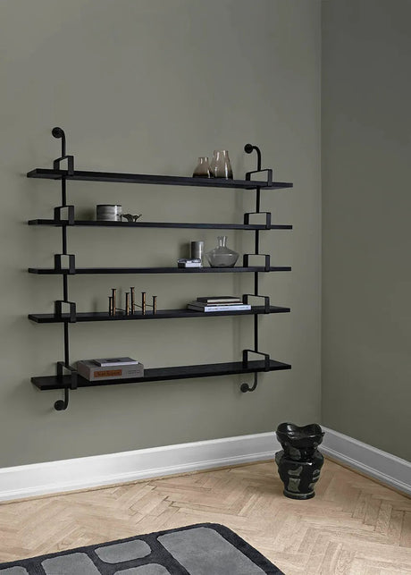 Démon 5 hyllor från GUBI - L: 215 cm / Sortbejdset ask - Jacobsen Plus