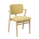 Domus Chair, klädd från Artek - Birch - Hola 01 - Prestige Cream piping - Jacobsen Plus
