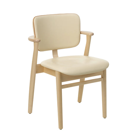 Domus Chair, klädd från Artek - Birch - Hola 01 - Prestige Cream piping - Jacobsen Plus