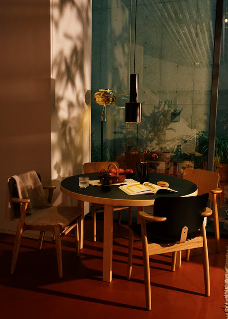 Domus-stol från Artek - Birch natural lacquered - Jacobsen Plus