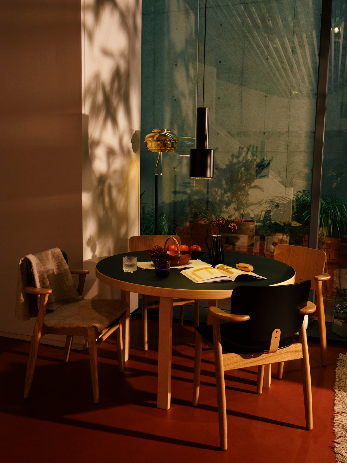 Domus Chair, klädd från Artek - 3 - Jacobsen Plus