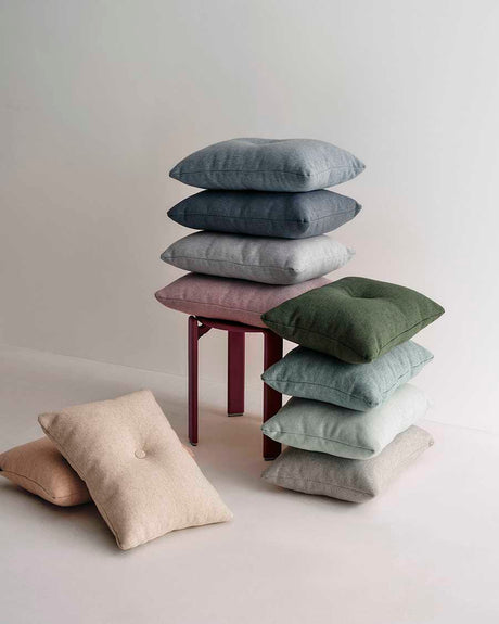 Dot Cushion Mode från Hay - Warm grey - Jacobsen Plus