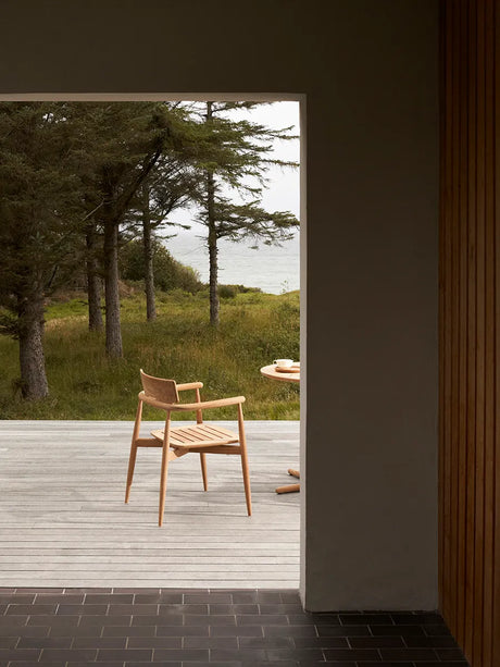 E008 Embrace Trädgårdsstol från Carl Hansen & Søn - 2 - Jacobsen Plus