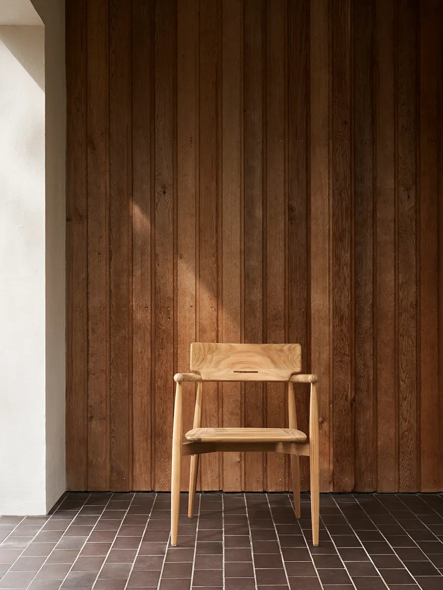 E008 Embrace Trädgårdsstol från Carl Hansen & Søn - 5 - Jacobsen Plus