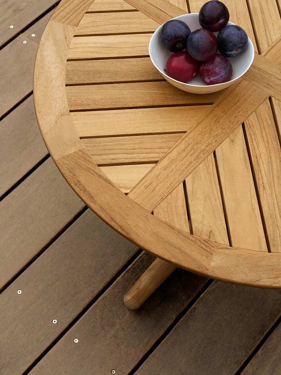 E023 Embrace soffbord för utomhusbruk, Ø80 från Carl Hansen & Søn - 2 - Jacobsen Plus