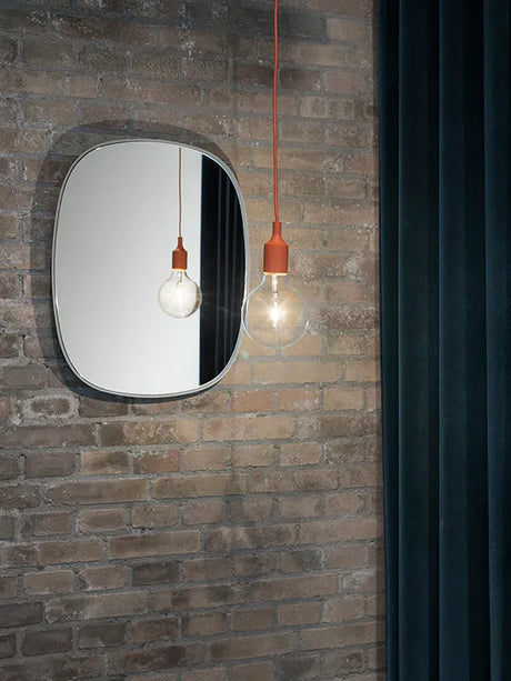 Framed Spegel från Muuto - Lille / Grå-klar glas - Jacobsen Plus