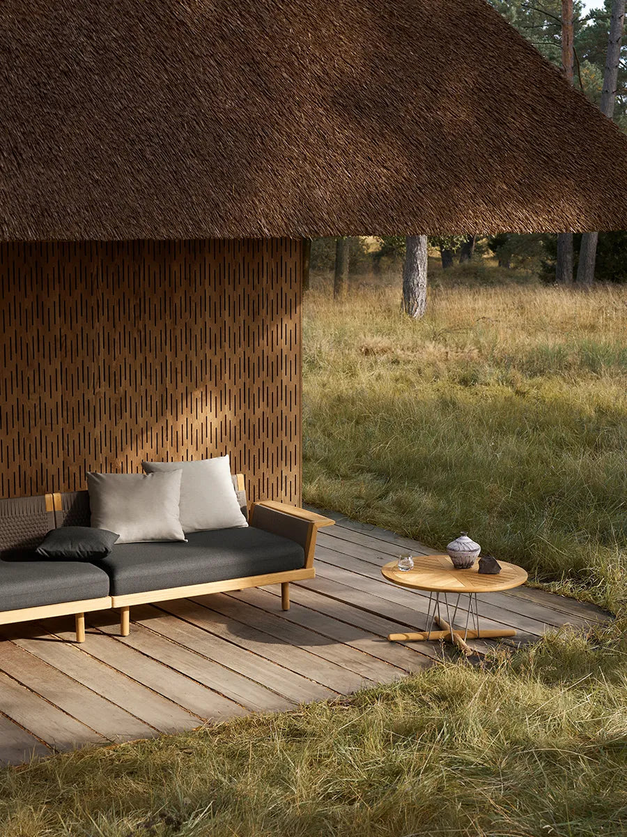 E023 Embrace soffbord för utomhusbruk, Ø80 från Carl Hansen & Søn