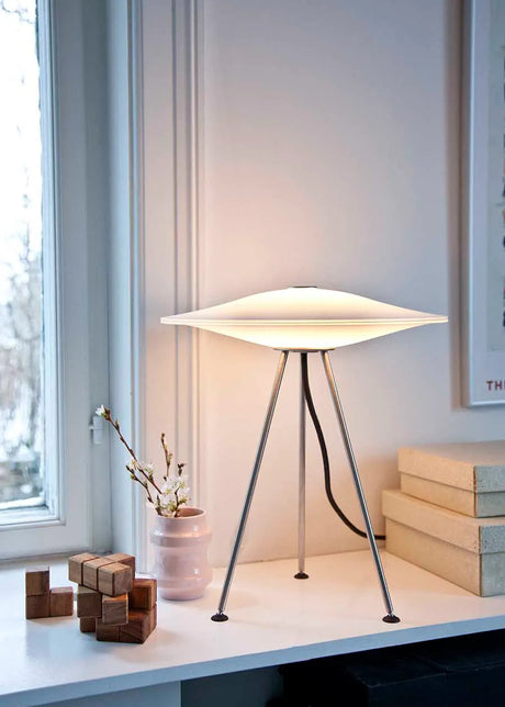 Sinus Ø44 bordslampa från Piet Hein - Svart ledning - Jacobsen Plus