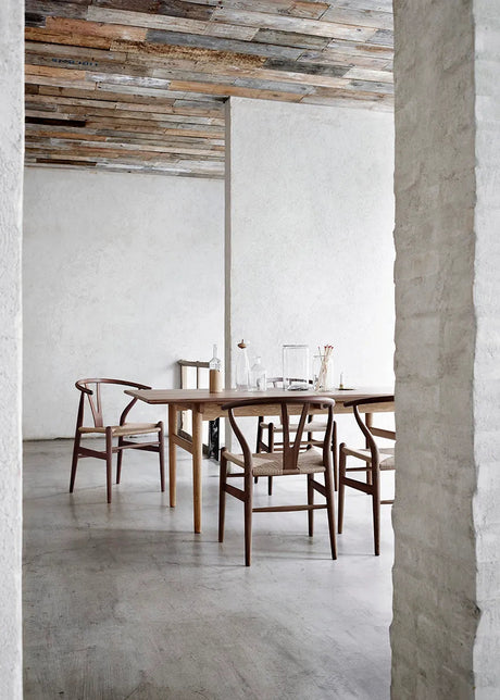 Y-stol CH24, Valnötslack av Hans J. Wegner - 2 - Jacobsen Plus