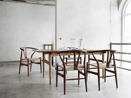 Y-stol CH24, Valnötslack av Hans J. Wegner - 3 - Jacobsen Plus