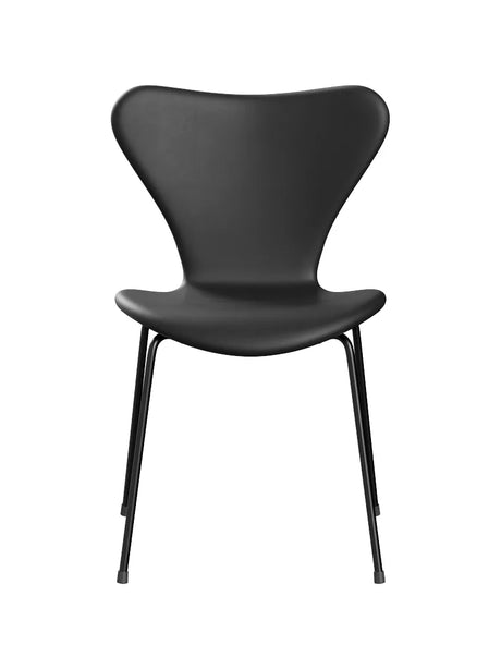 3107 Stol, helklädd i Essential läder, svart/svart underrede av Arne Jacobsen - Jacobsen Plus