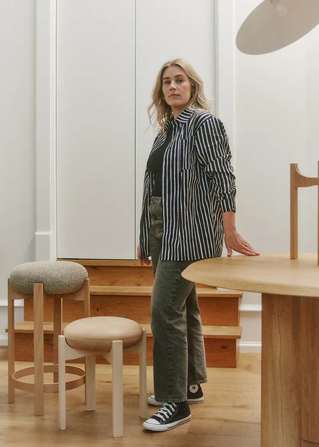 Pioneer Bar Stool, lackad ek/max 95 från Fredericia Furniture - 2 - Jacobsen Plus