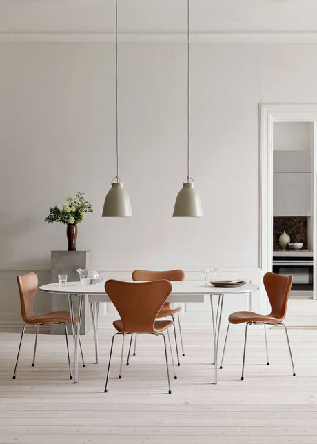 Fritz Hansen - 3107 Stol, helklädd i Grace-läder - Svart læder - Svart stel - Jacobsen Plus