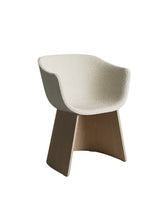 Fritz Hansen - Monolit Matstol med låga armstöd och fanér base - Karakoum 001 - Jacobsen Plus