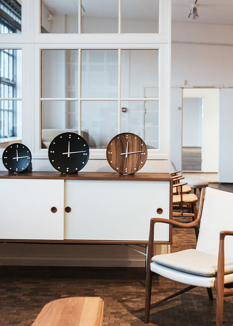 FJ Clock av Finn Juhl - Stor / Teak - Jacobsen Plus